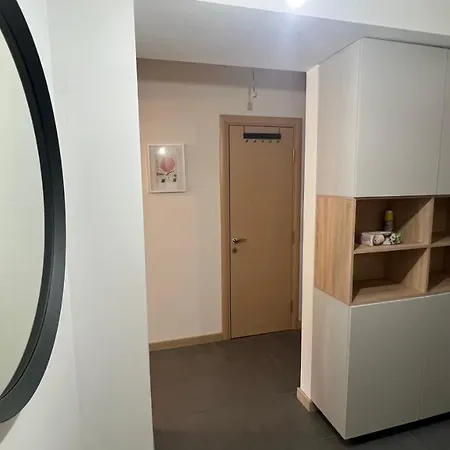 Flatiron 2-bedroom Apartment, *