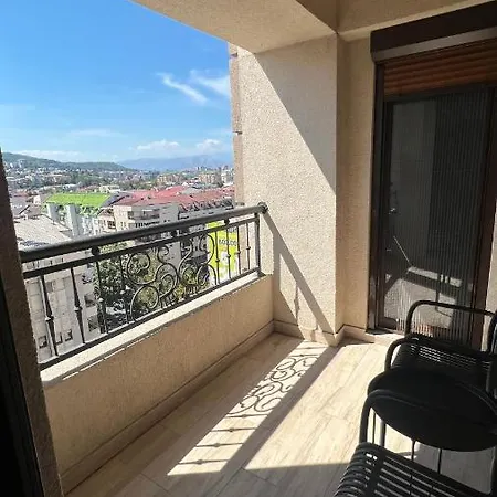 Flatiron 2-bedroom Apartment, *