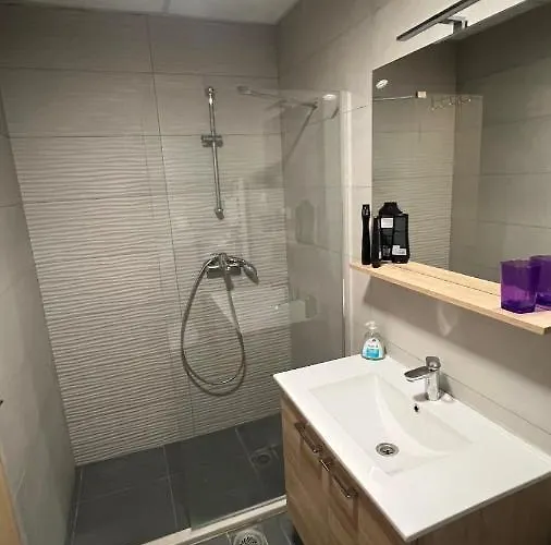 Flatiron 2-bedroom Apartment, Skopje