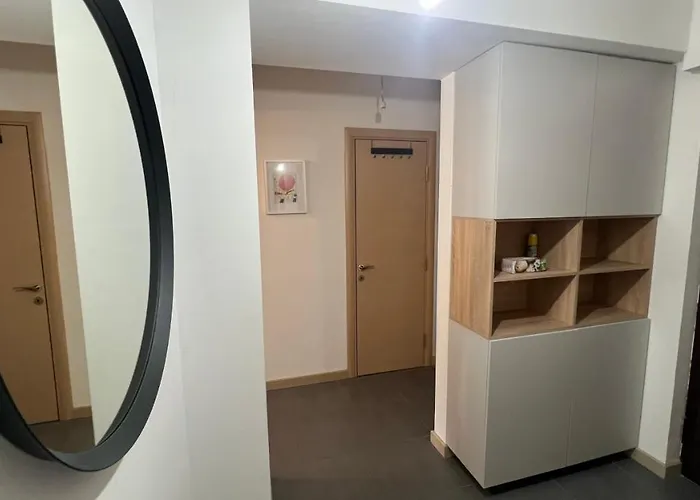 Flatiron 2-bedroom Apartment, *